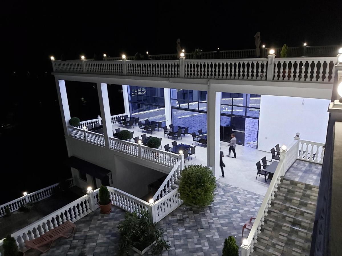 Hotel Zura Palace Kvariati Kültér fotó