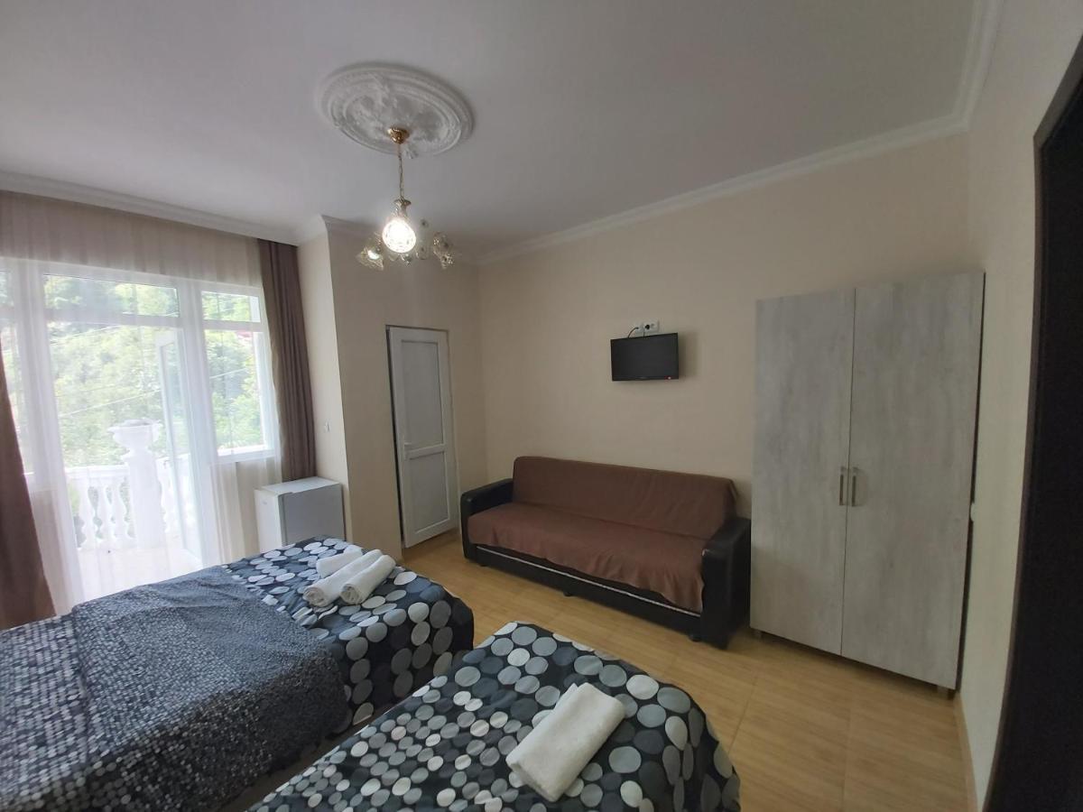 Hotel Zura Palace Kvariati Kültér fotó