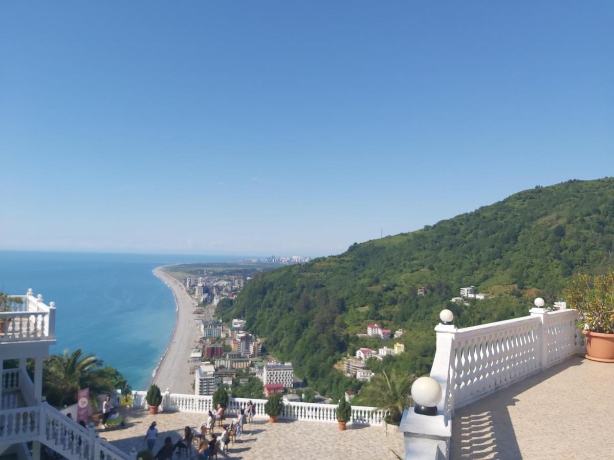 Hotel Zura Palace Kvariati Kültér fotó