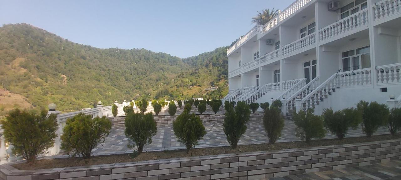 Hotel Zura Palace Kvariati Kültér fotó