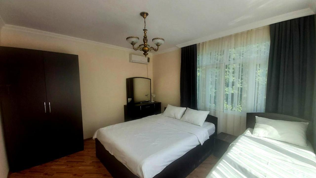 Hotel Zura Palace Kvariati Kültér fotó
