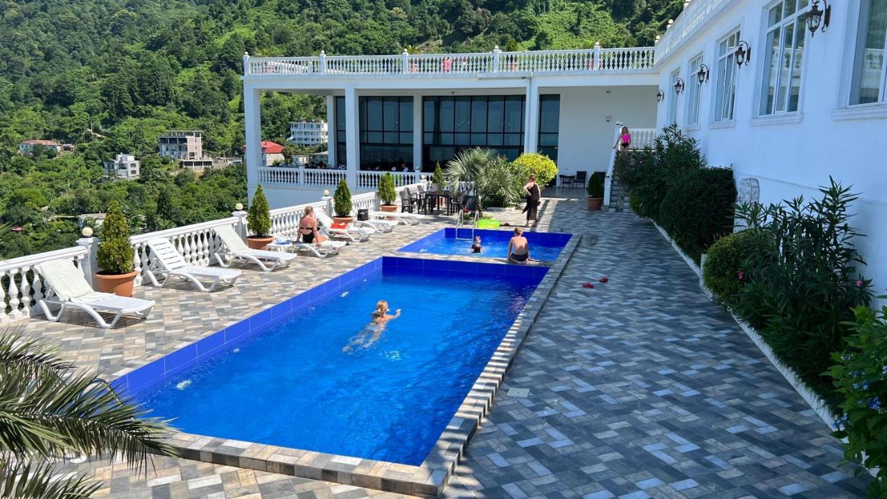 Hotel Zura Palace Kvariati Kültér fotó